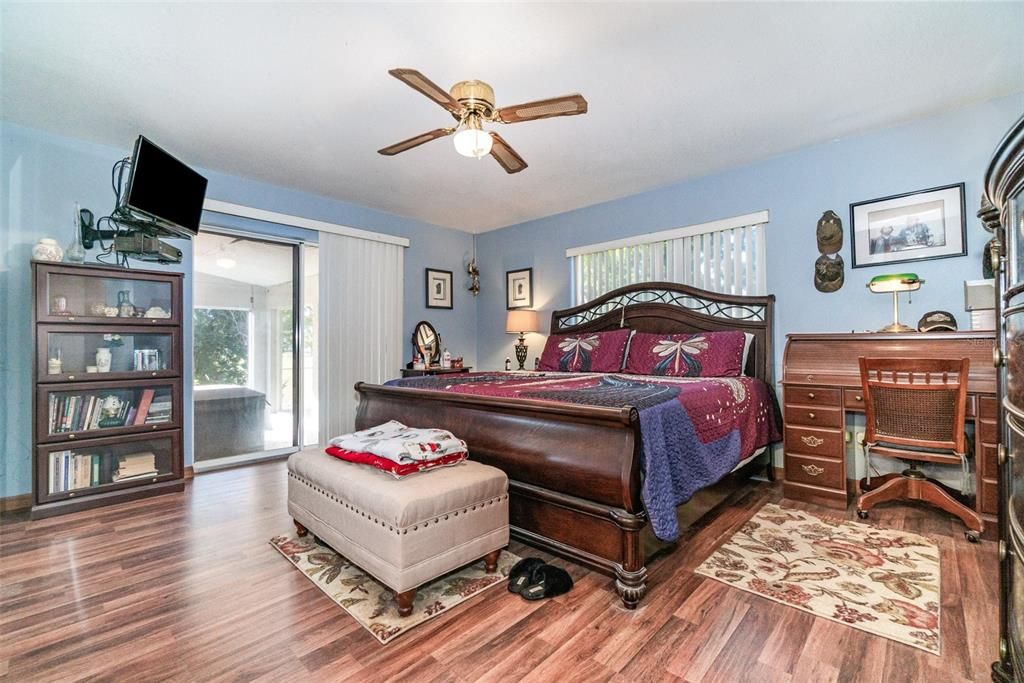 На продажу: $385,000 (3 спален, 2 ванн, 1603 Квадратных фут)