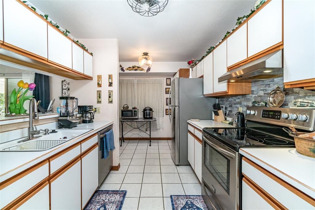 На продажу: $385,000 (3 спален, 2 ванн, 1603 Квадратных фут)