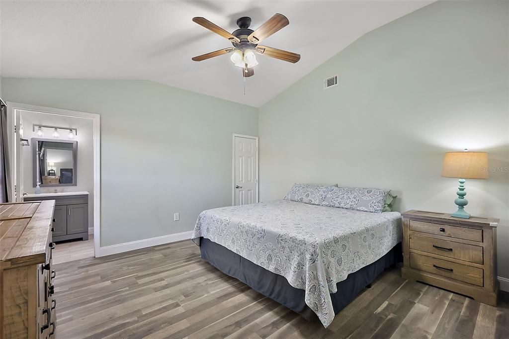 Active With Contract: $350,000 (3 beds, 2 baths, 1545 Square Feet)