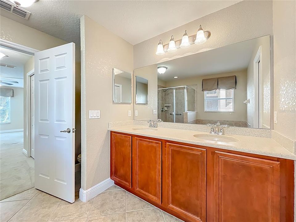 На продажу: $315,000 (3 спален, 2 ванн, 1663 Квадратных фут)