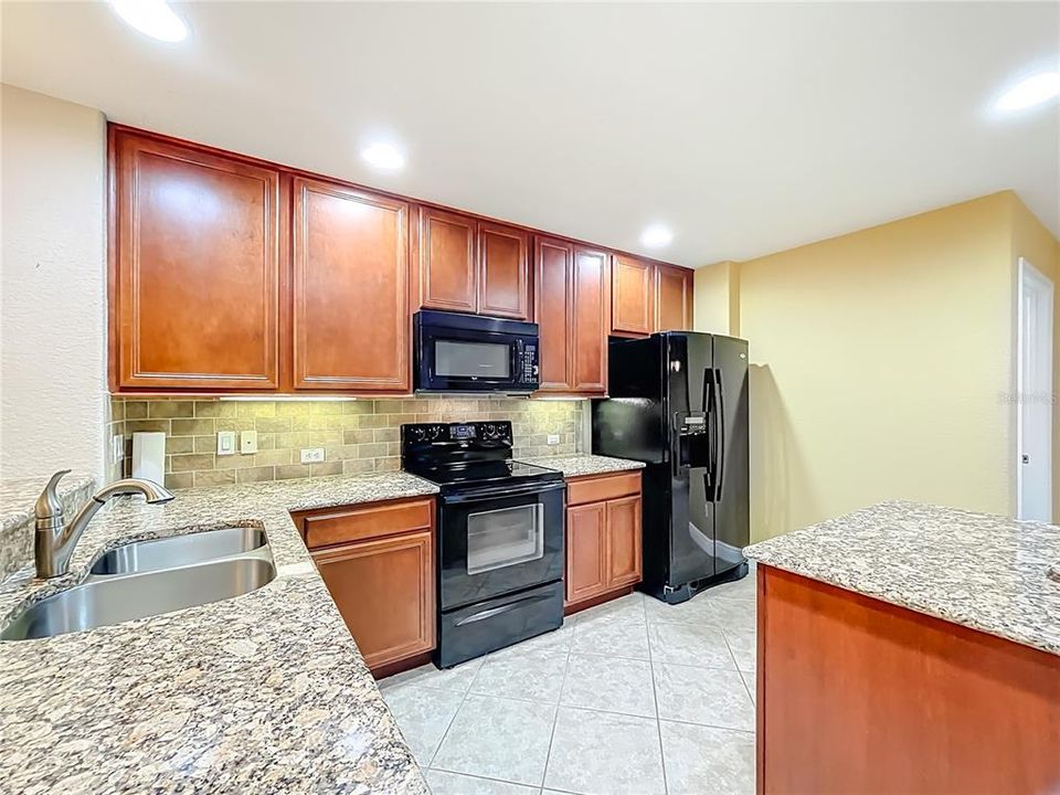 На продажу: $315,000 (3 спален, 2 ванн, 1663 Квадратных фут)