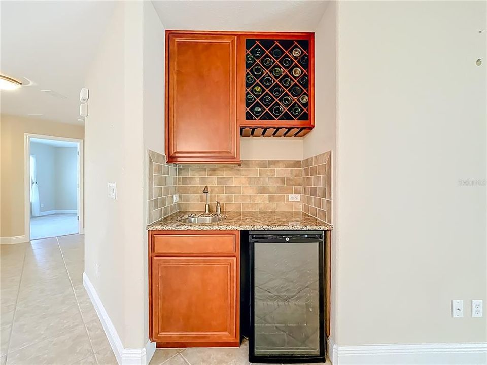 На продажу: $315,000 (3 спален, 2 ванн, 1663 Квадратных фут)