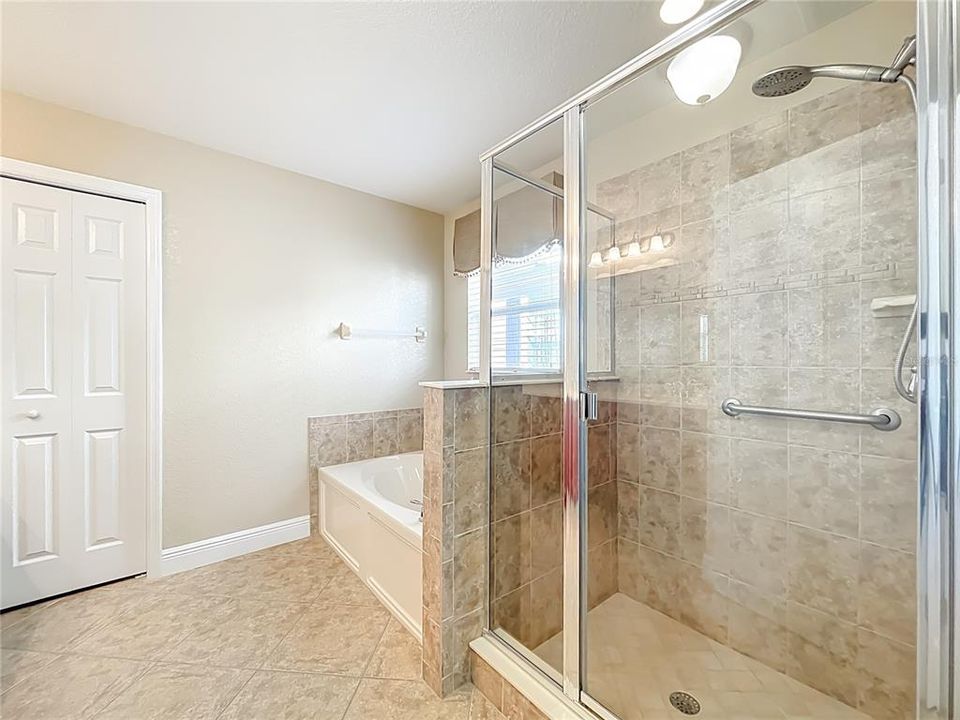 На продажу: $315,000 (3 спален, 2 ванн, 1663 Квадратных фут)