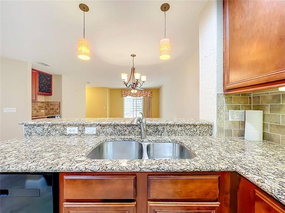 На продажу: $315,000 (3 спален, 2 ванн, 1663 Квадратных фут)