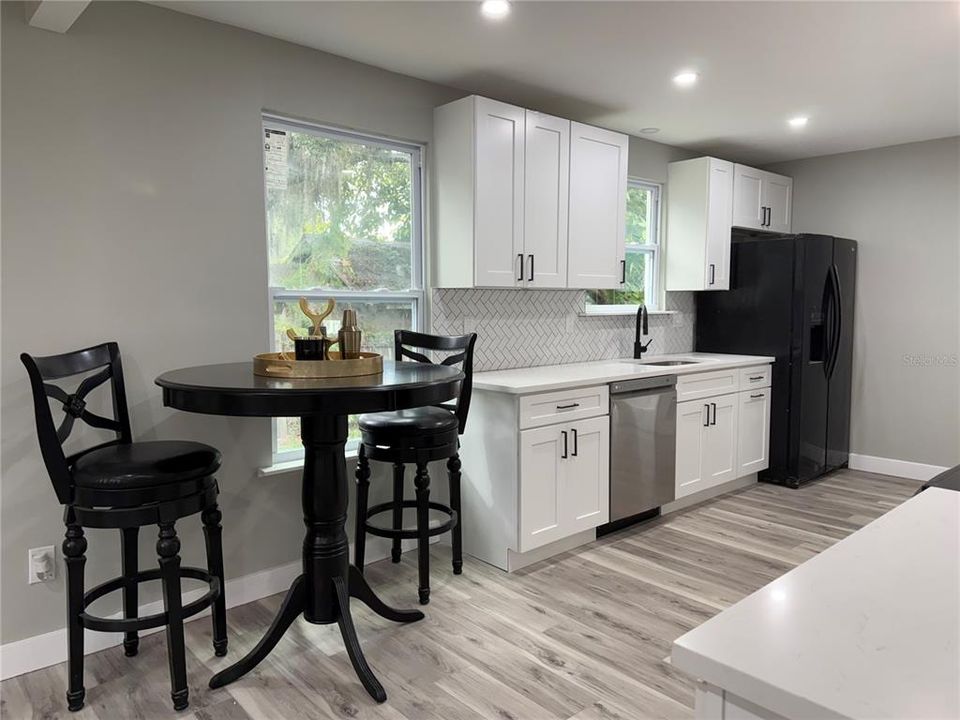 En Venta: $289,900 (3 camas, 2 baños, 1288 Pies cuadrados)