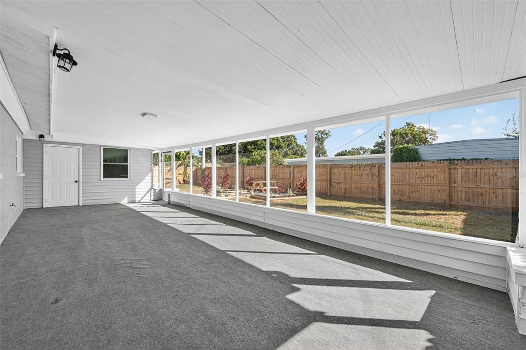 Active With Contract: $497,900 (3 beds, 2 baths, 1716 Square Feet)