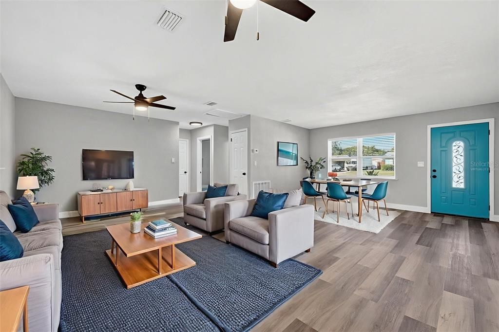 Active With Contract: $497,900 (3 beds, 2 baths, 1716 Square Feet)