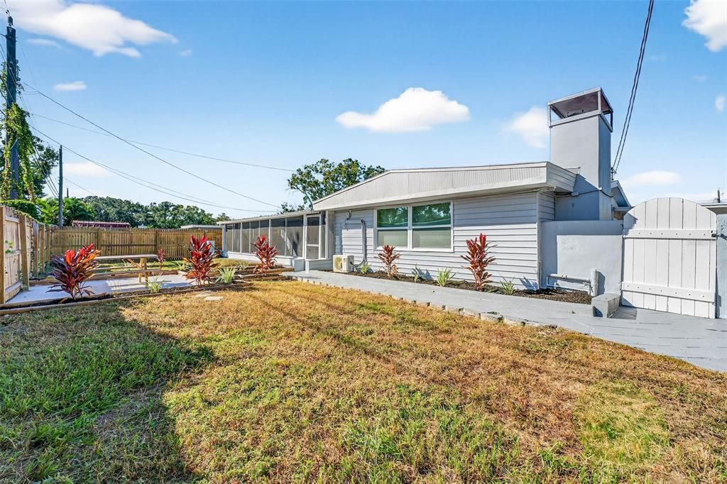 Active With Contract: $497,900 (3 beds, 2 baths, 1716 Square Feet)