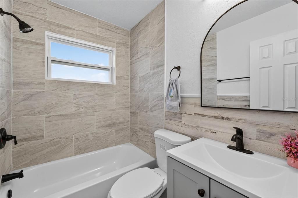 Active With Contract: $497,900 (3 beds, 2 baths, 1716 Square Feet)