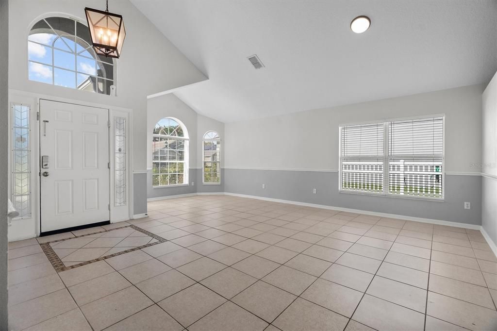 En Renta: $2,750 (4 camas, 2 baños, 2216 Pies cuadrados)