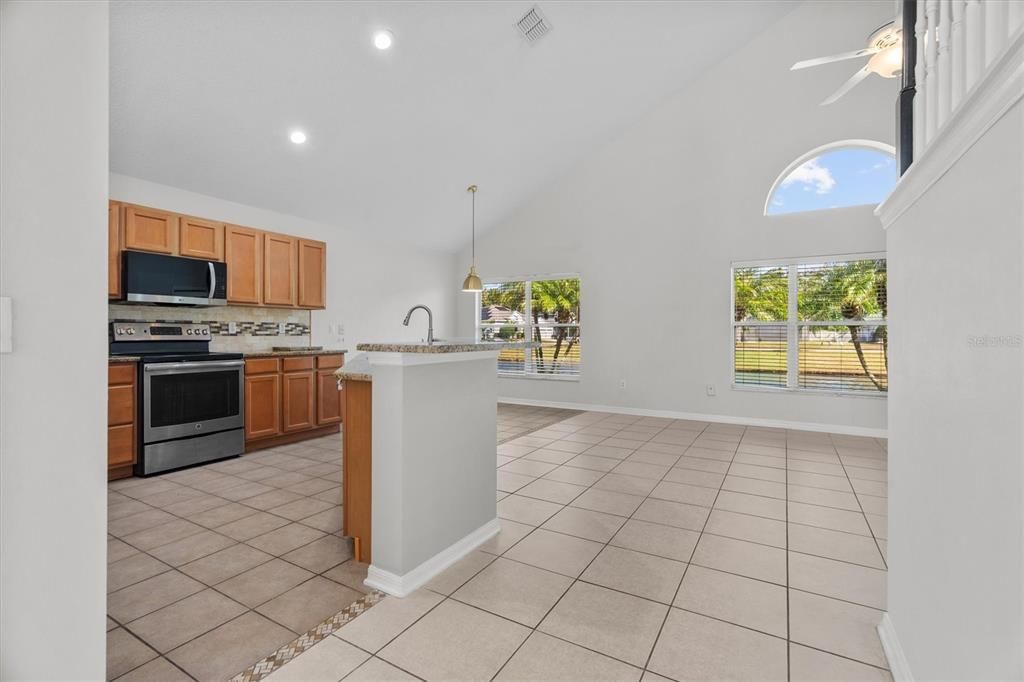 En Renta: $2,750 (4 camas, 2 baños, 2216 Pies cuadrados)