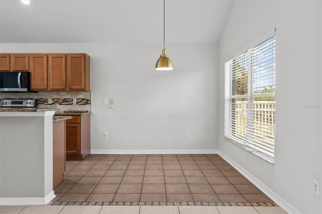 En Renta: $2,750 (4 camas, 2 baños, 2216 Pies cuadrados)