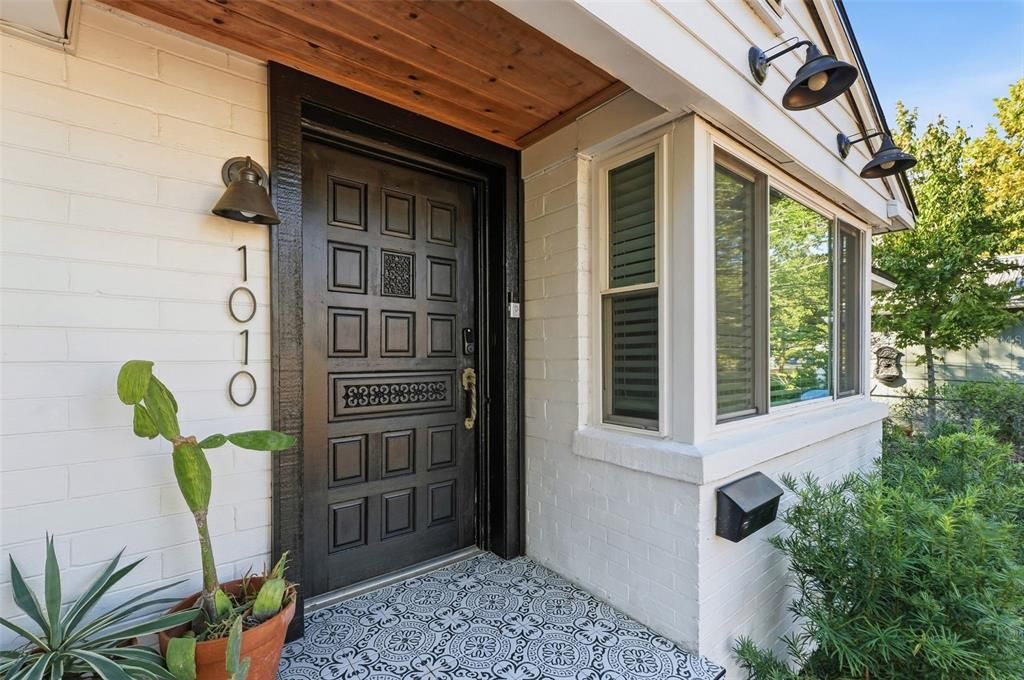 合同活跃: $575,000 (3 贝兹, 2 浴室, 1453 平方英尺)