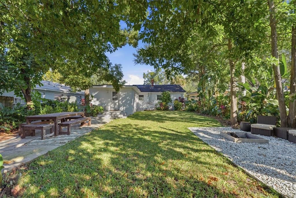 合同活跃: $575,000 (3 贝兹, 2 浴室, 1453 平方英尺)