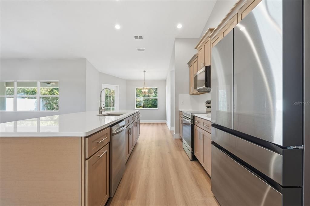 For Sale: $325,000 (3 beds, 2 baths, 1779 Square Feet)