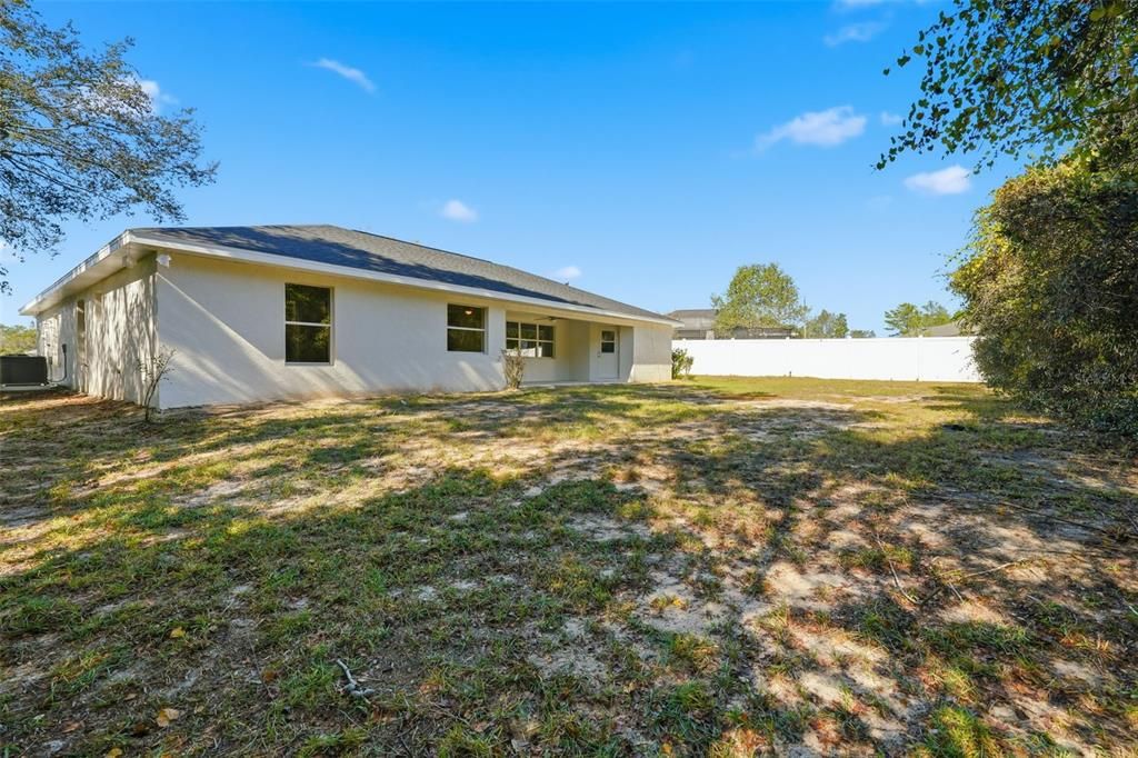 For Sale: $325,000 (3 beds, 2 baths, 1779 Square Feet)