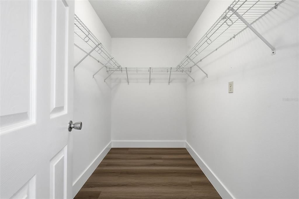 For Sale: $325,000 (3 beds, 2 baths, 1779 Square Feet)