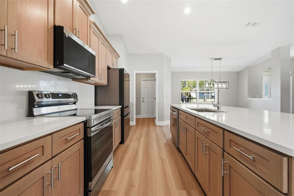 For Sale: $325,000 (3 beds, 2 baths, 1779 Square Feet)