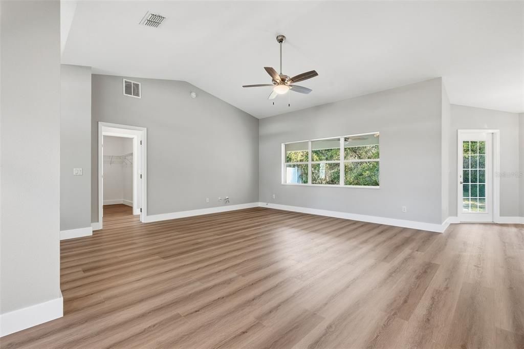 For Sale: $325,000 (3 beds, 2 baths, 1779 Square Feet)