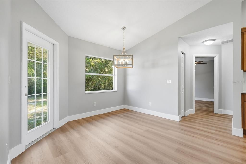 For Sale: $325,000 (3 beds, 2 baths, 1779 Square Feet)