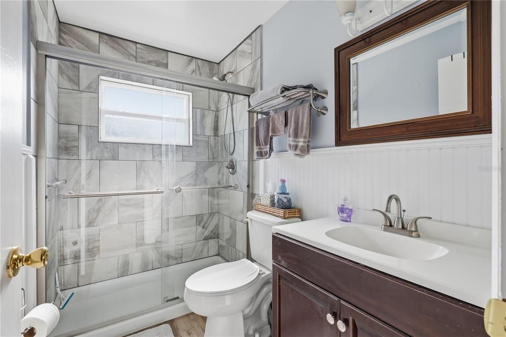 Active With Contract: $159,000 (2 beds, 1 baths, 832 Square Feet)