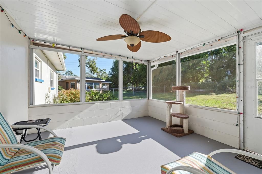 Active With Contract: $159,000 (2 beds, 1 baths, 832 Square Feet)