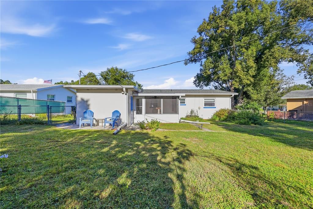 Active With Contract: $159,000 (2 beds, 1 baths, 832 Square Feet)