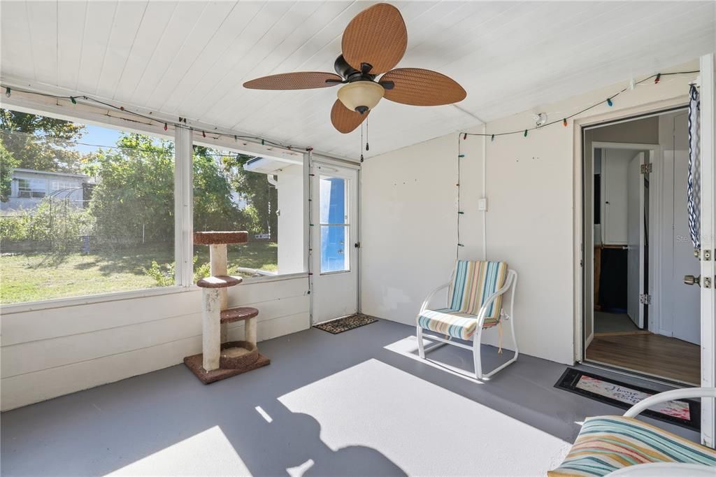 Active With Contract: $159,000 (2 beds, 1 baths, 832 Square Feet)