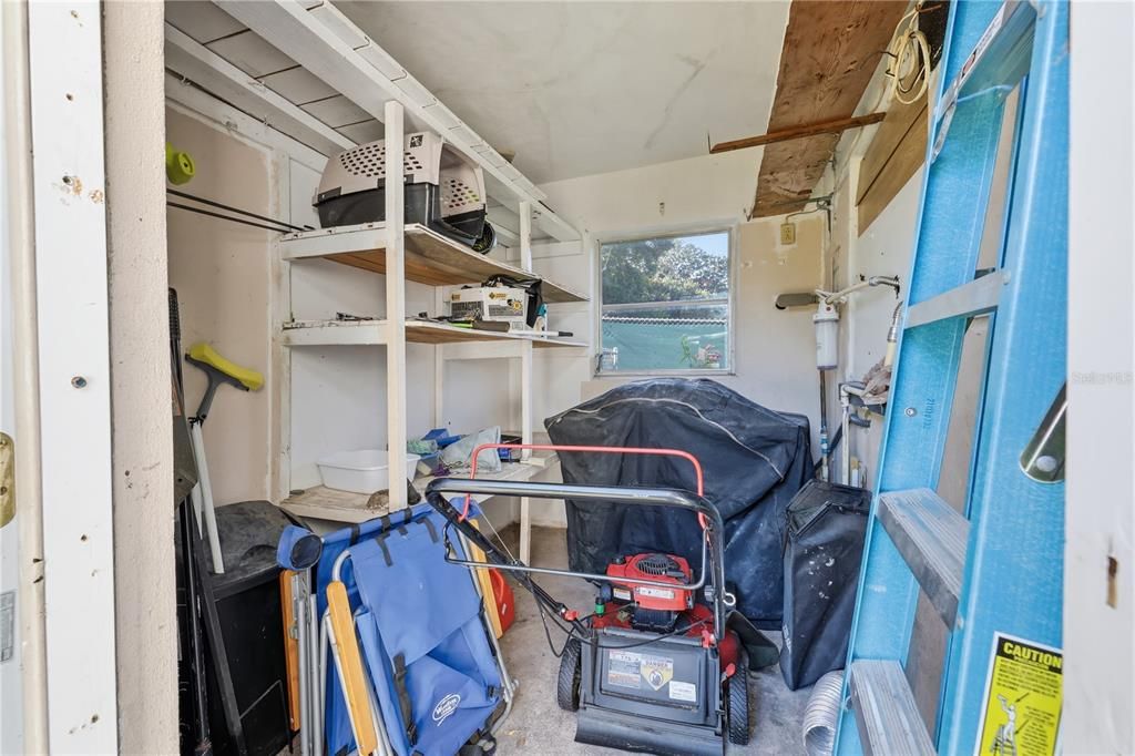 Active With Contract: $159,000 (2 beds, 1 baths, 832 Square Feet)