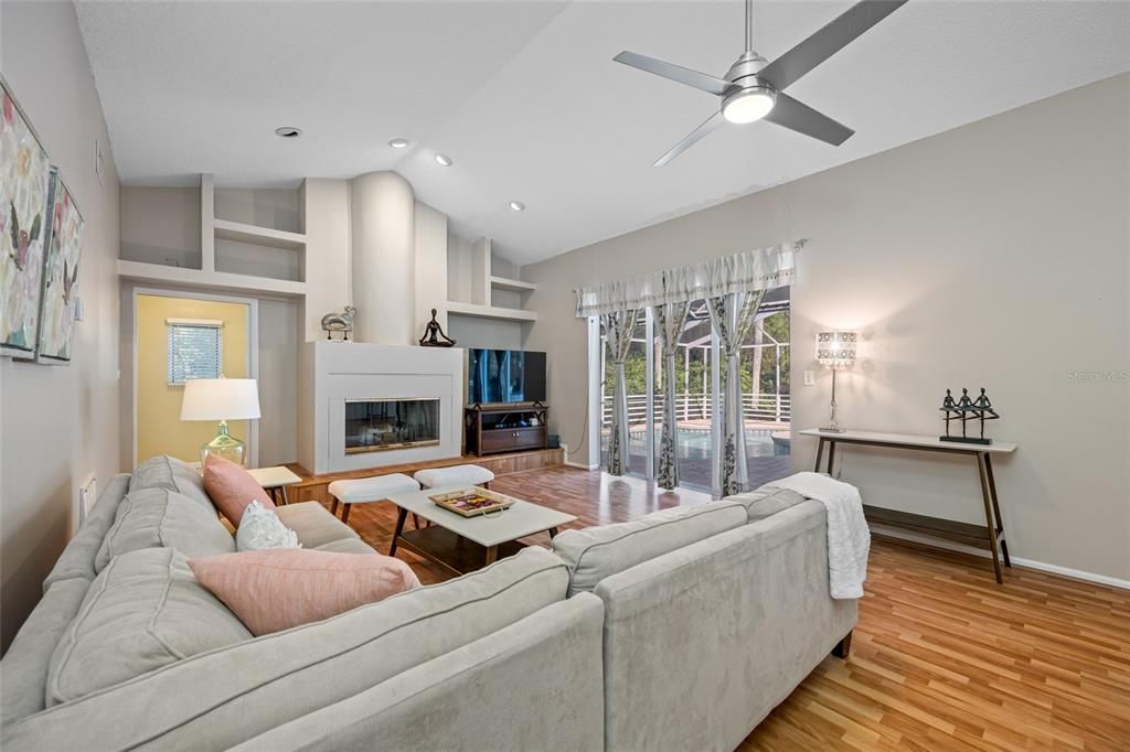 Active With Contract: $699,000 (4 beds, 3 baths, 2786 Square Feet)