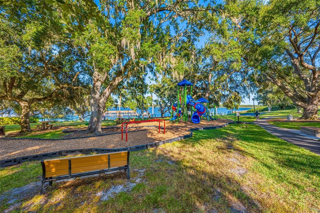 Active With Contract: $699,000 (4 beds, 3 baths, 2786 Square Feet)