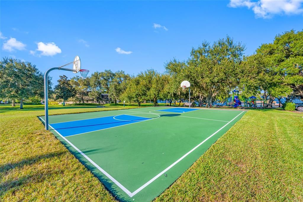 Active With Contract: $699,000 (4 beds, 3 baths, 2786 Square Feet)
