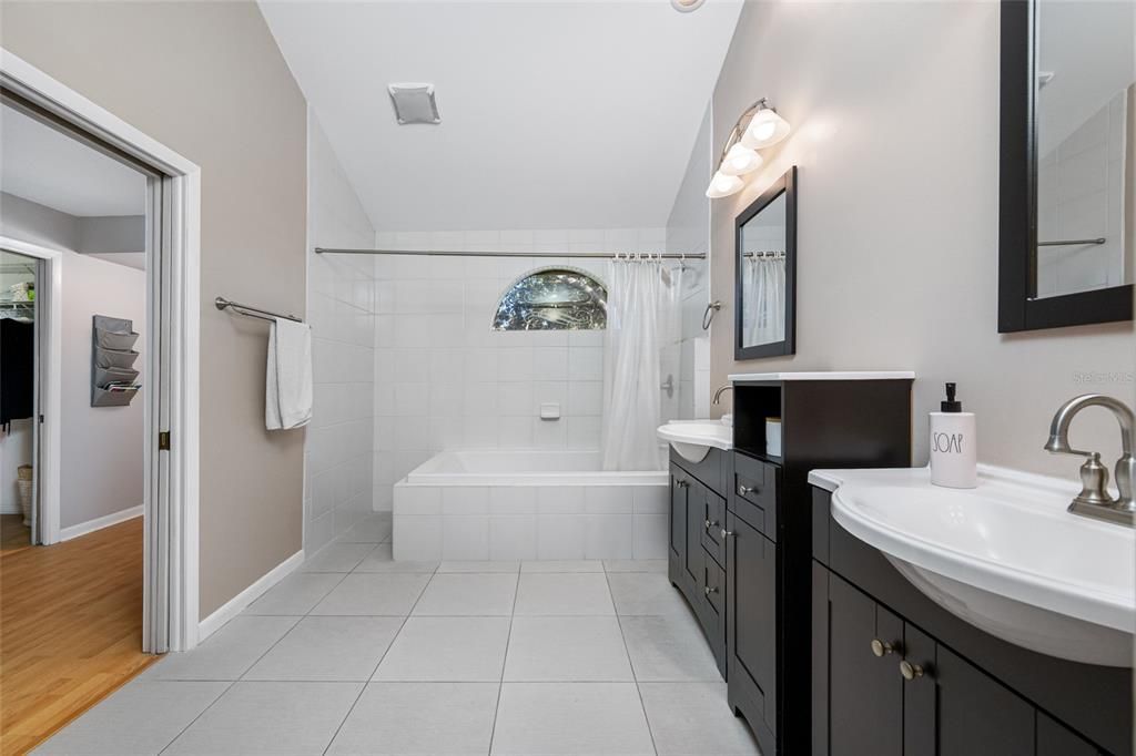 Active With Contract: $699,000 (4 beds, 3 baths, 2786 Square Feet)