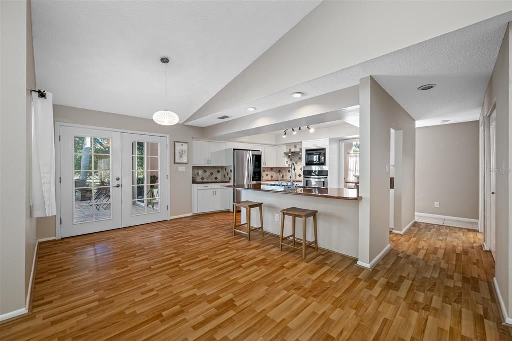 Active With Contract: $699,000 (4 beds, 3 baths, 2786 Square Feet)