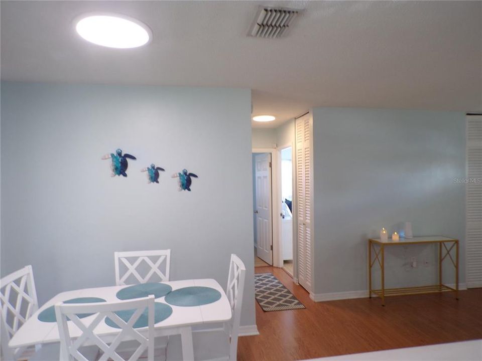 Под контрактом: $1,500 (2 спален, 1 ванн, 953 Квадратных фут)