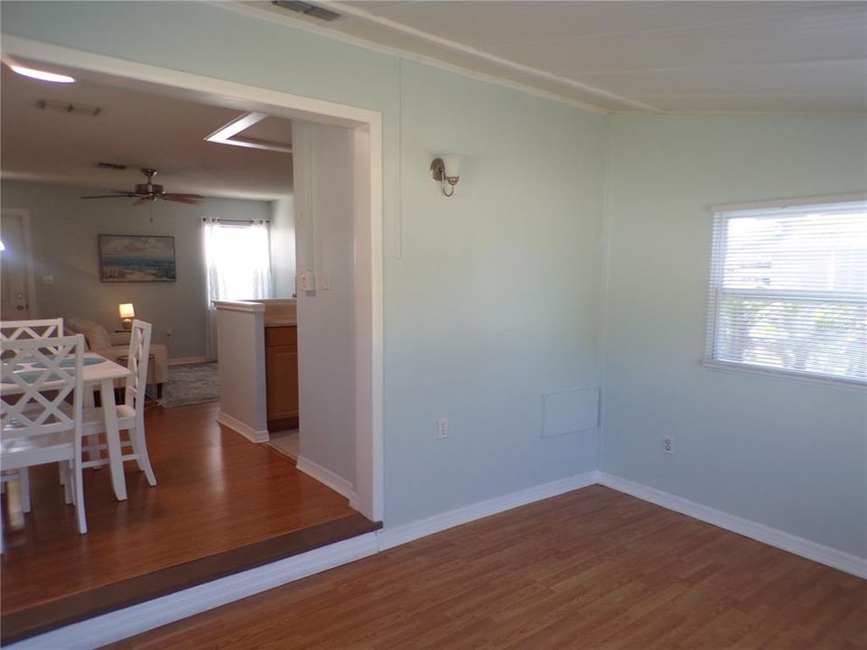 Под контрактом: $1,500 (2 спален, 1 ванн, 953 Квадратных фут)