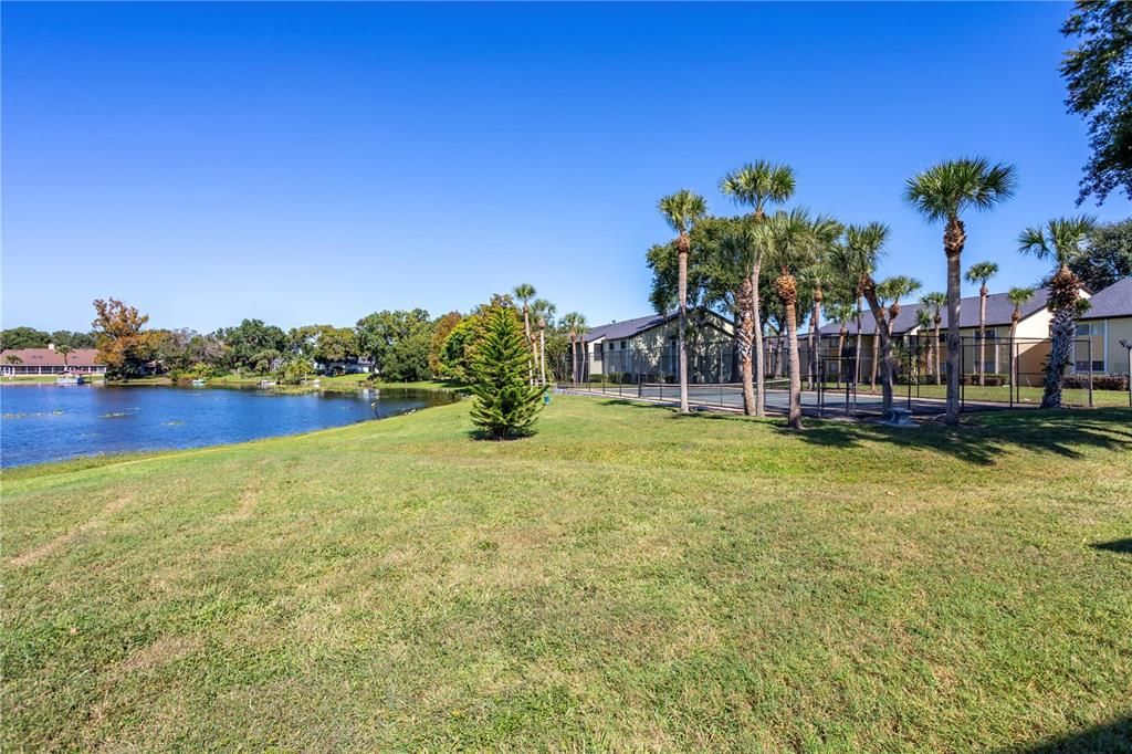 For Sale: $145,000 (2 beds, 2 baths, 897 Square Feet)