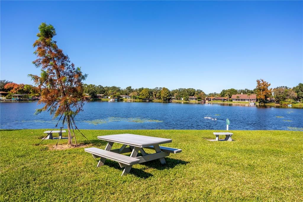 For Sale: $145,000 (2 beds, 2 baths, 897 Square Feet)