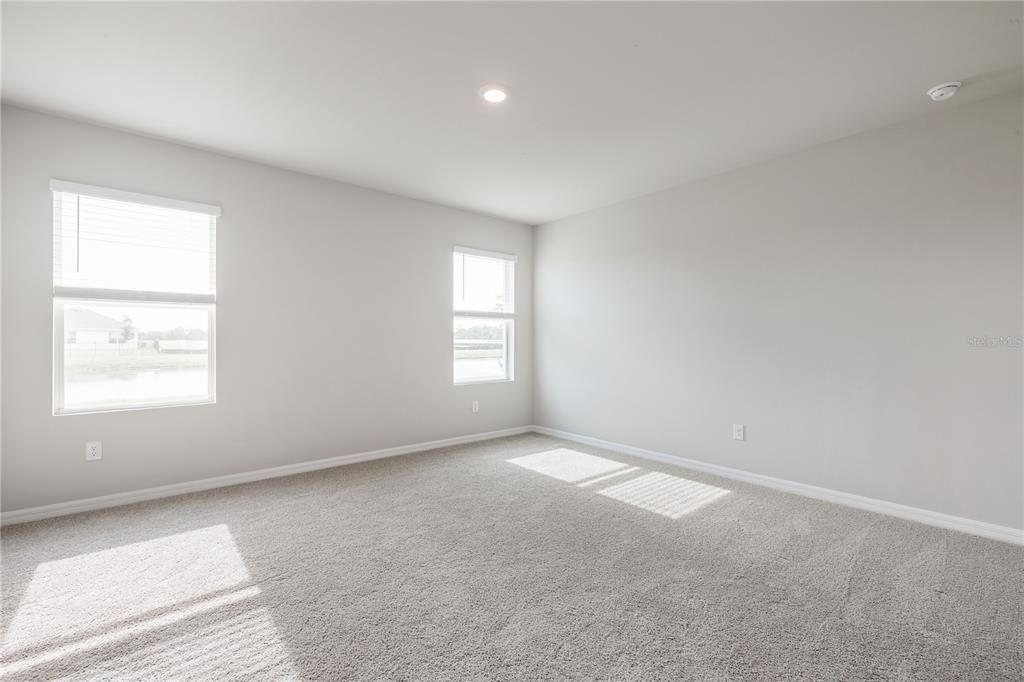 For Sale: $339,990 (5 beds, 3 baths, 2077 Square Feet)