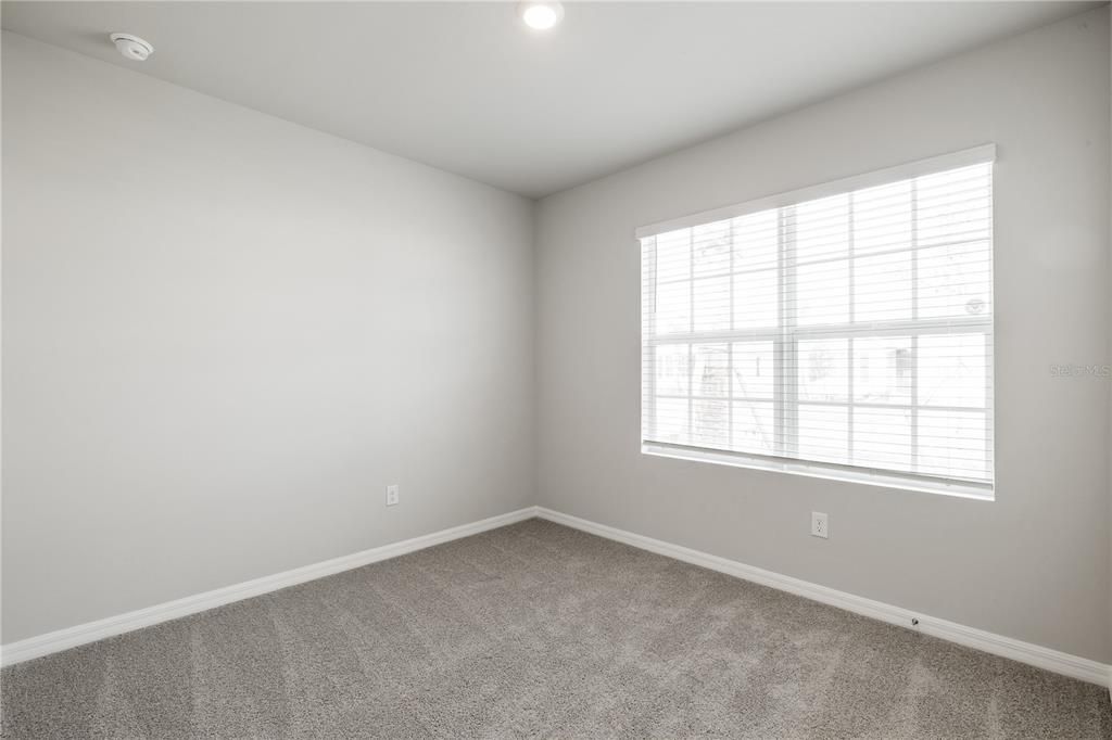 For Sale: $339,990 (5 beds, 3 baths, 2077 Square Feet)