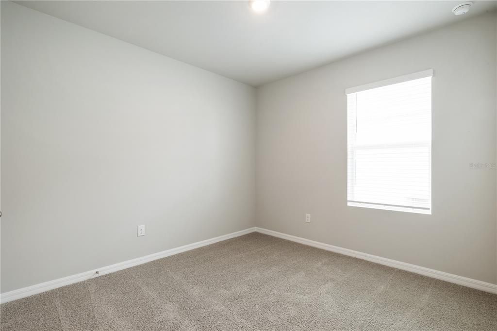 For Sale: $339,990 (5 beds, 3 baths, 2077 Square Feet)