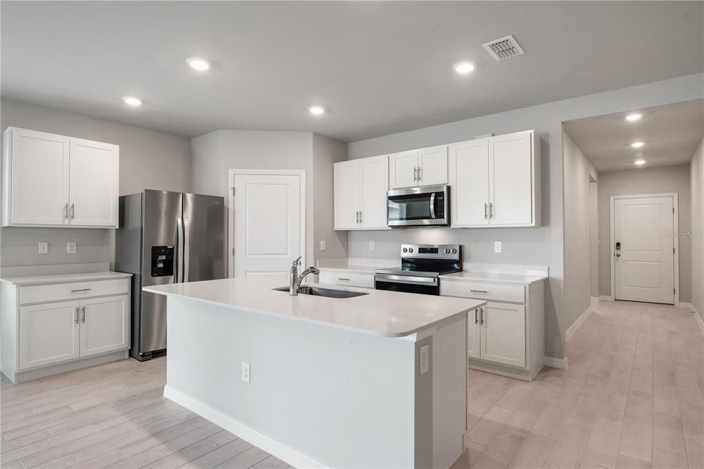 For Sale: $339,990 (5 beds, 3 baths, 2077 Square Feet)