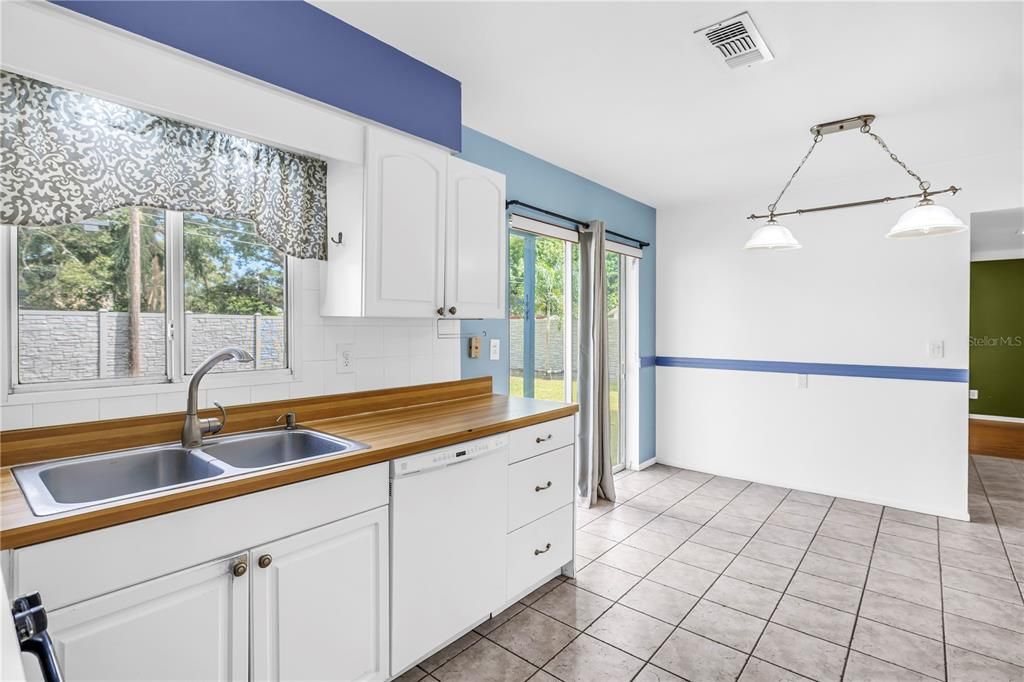 For Rent: $3,200 (4 beds, 2 baths, 1484 Square Feet)