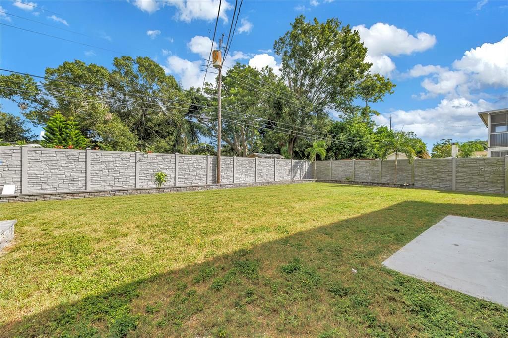 For Rent: $3,200 (4 beds, 2 baths, 1484 Square Feet)