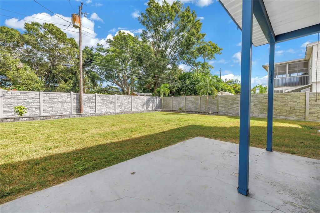 For Rent: $3,200 (4 beds, 2 baths, 1484 Square Feet)