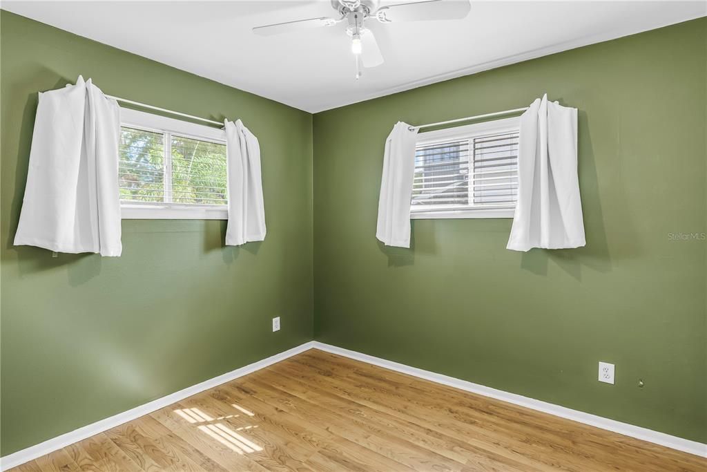 For Rent: $3,200 (4 beds, 2 baths, 1484 Square Feet)