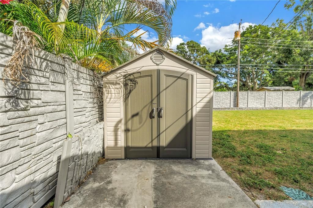 For Rent: $3,200 (4 beds, 2 baths, 1484 Square Feet)