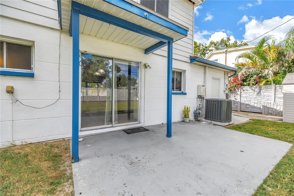 For Rent: $3,200 (4 beds, 2 baths, 1484 Square Feet)