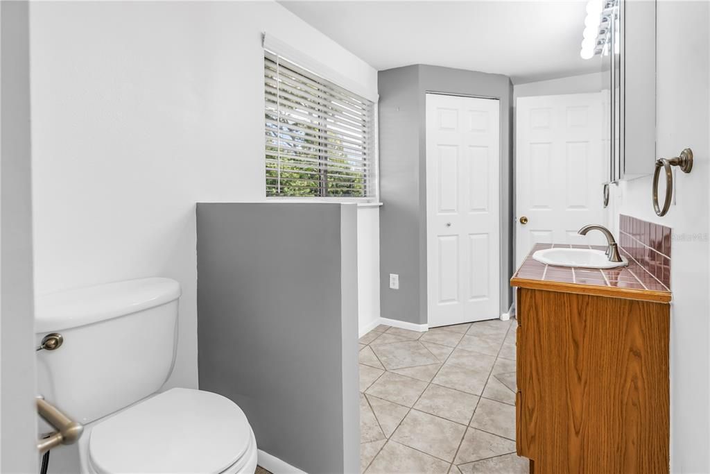 For Rent: $3,200 (4 beds, 2 baths, 1484 Square Feet)