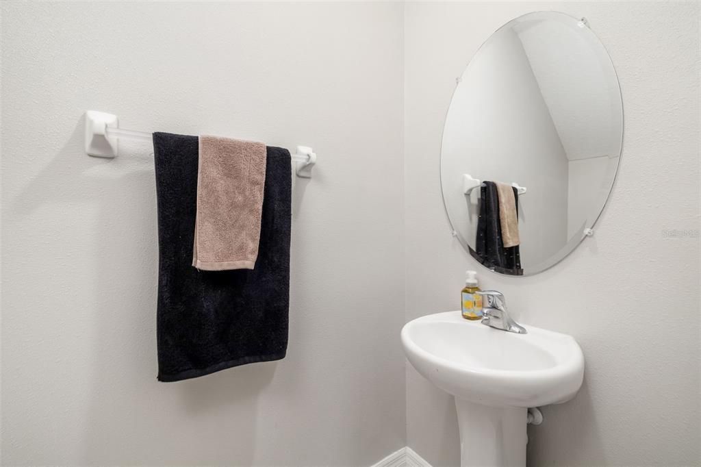 For Rent: $2,195 (3 beds, 2 baths, 1796 Square Feet)